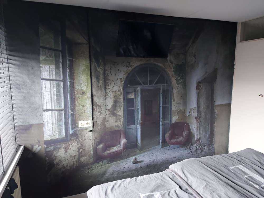 Corridoio in casa abbandonata