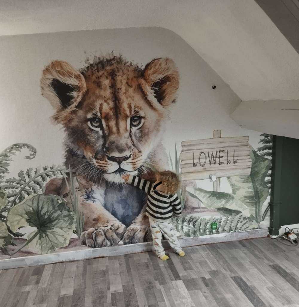 Giovane leone nella giungla