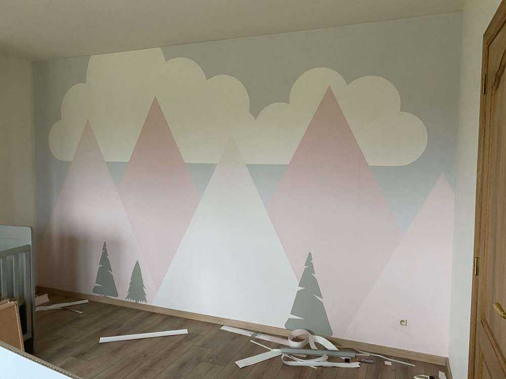 Montagne rosa con pini