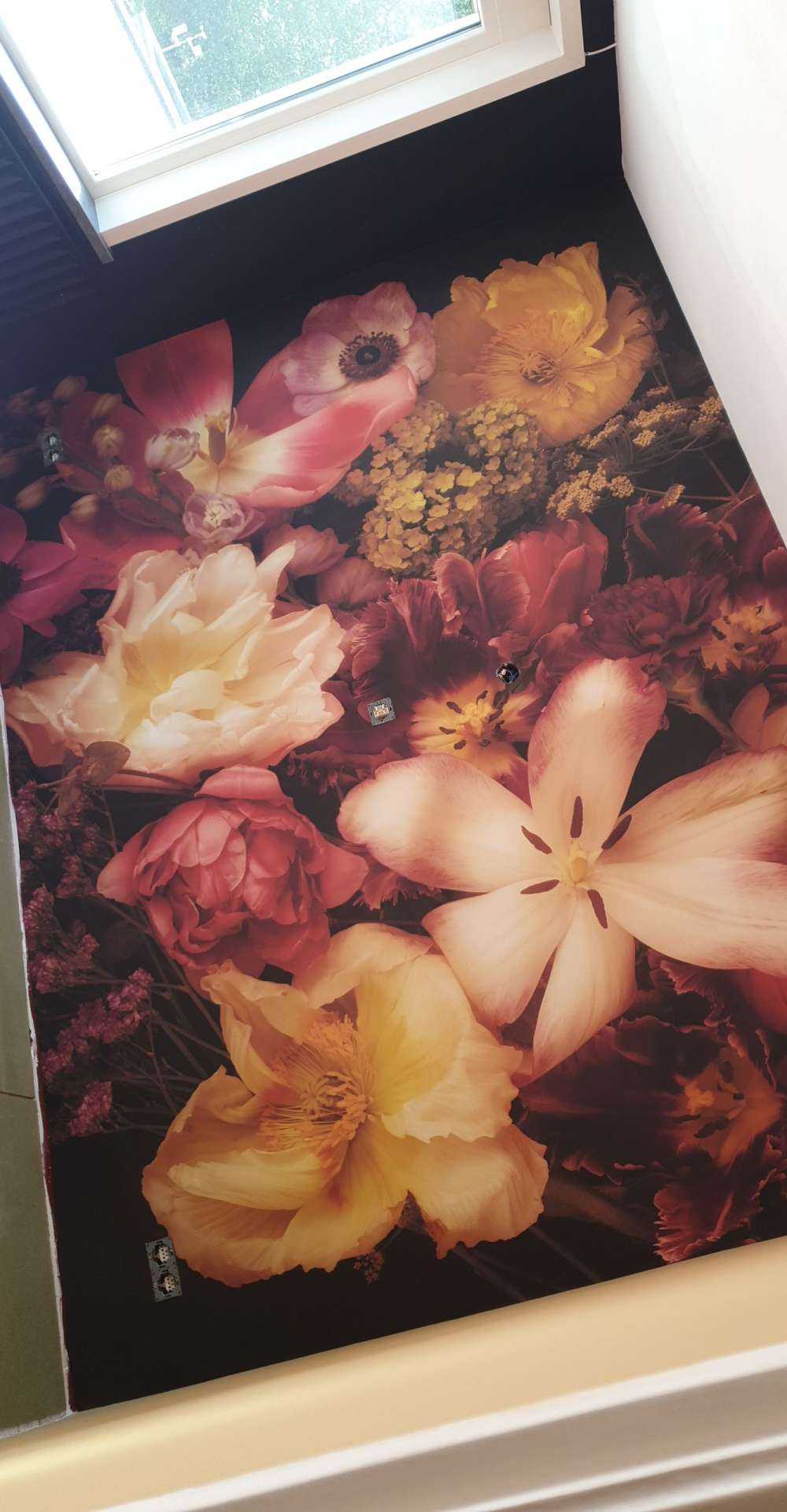 Bella e colorata ghirlanda di fiori