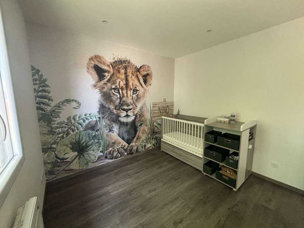 Giovane leone nella giungla