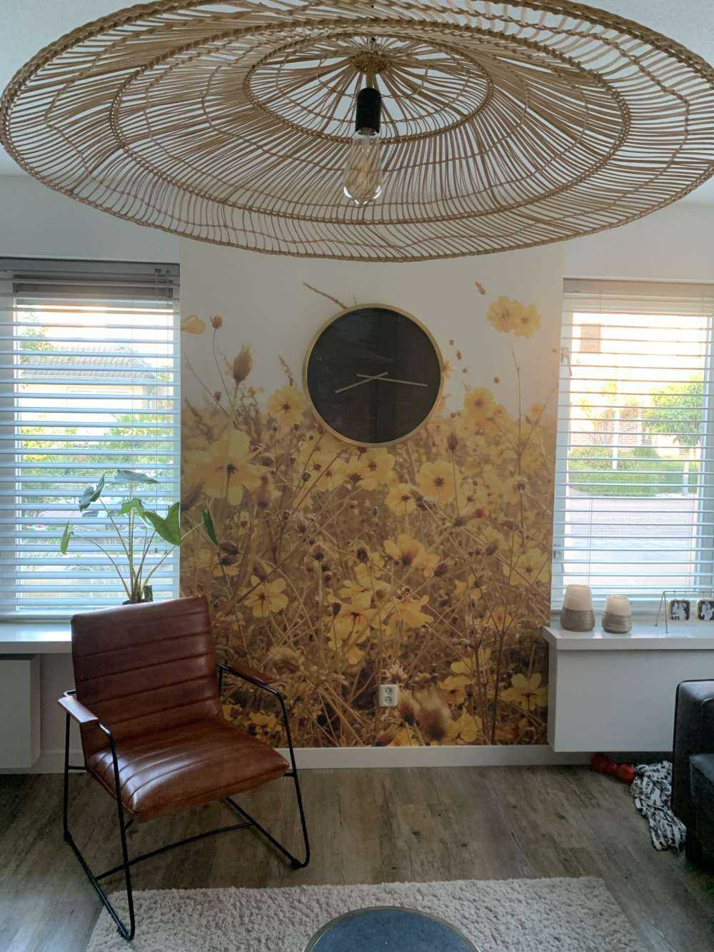 Fiori gialli con look vintage