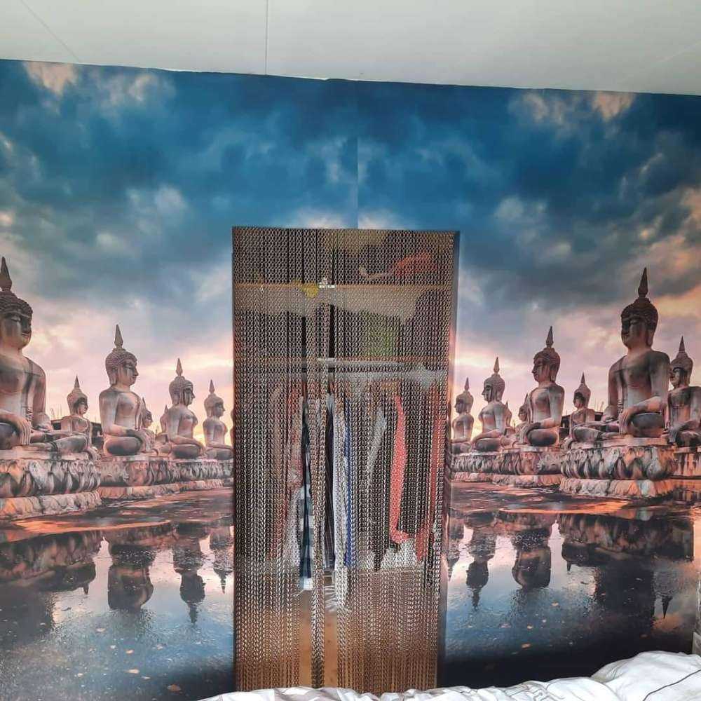 Statue di Buddha sull'acqua