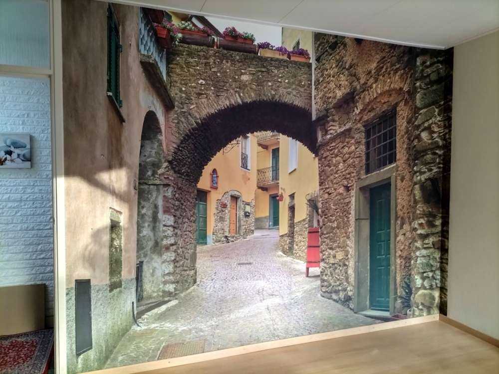 Strada con arco