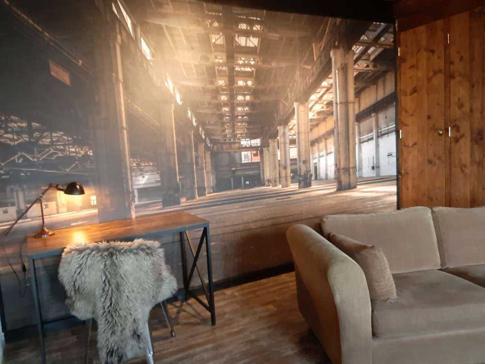 Una sala abbandonata