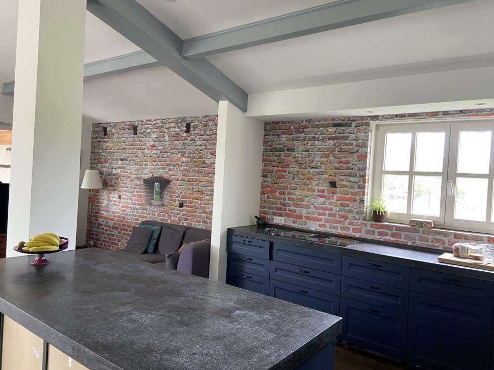 Muro della città con vista attraverso