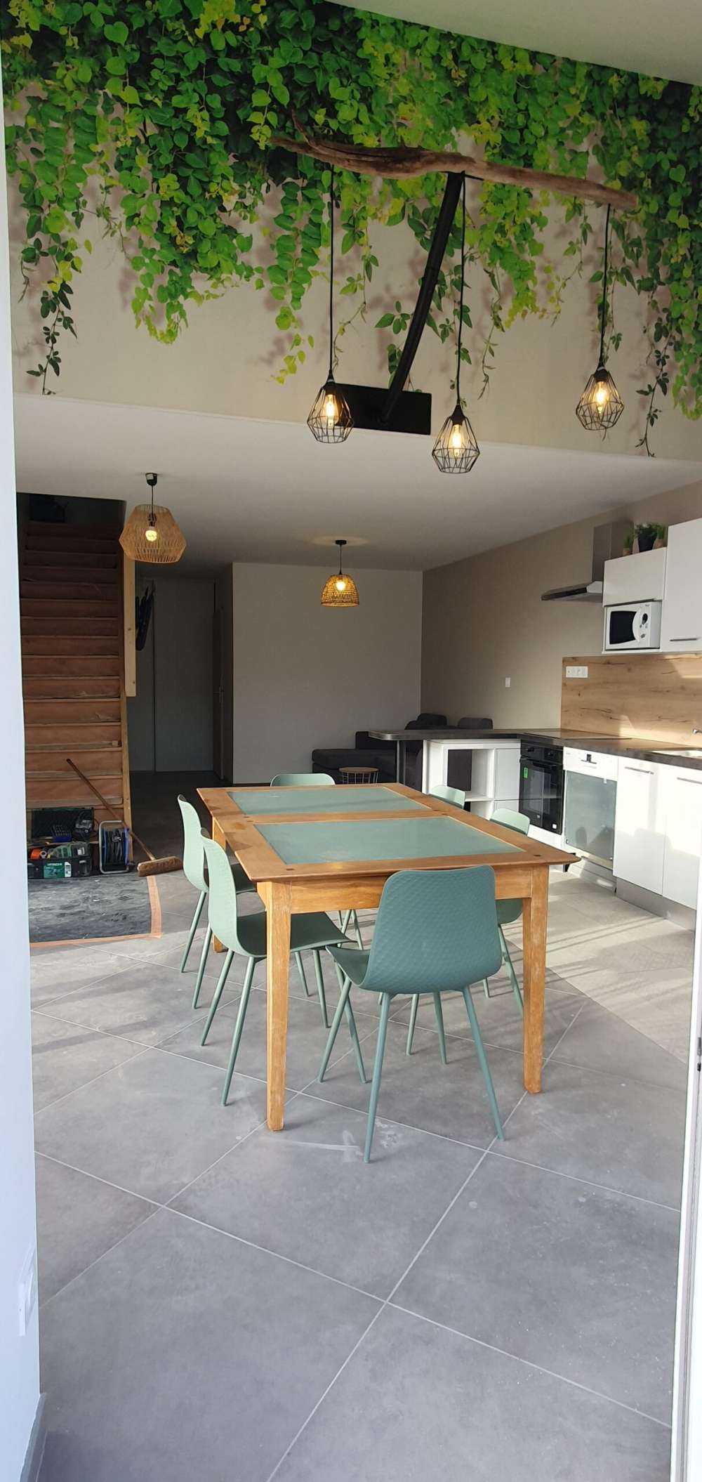 Ramas verdes colgantes