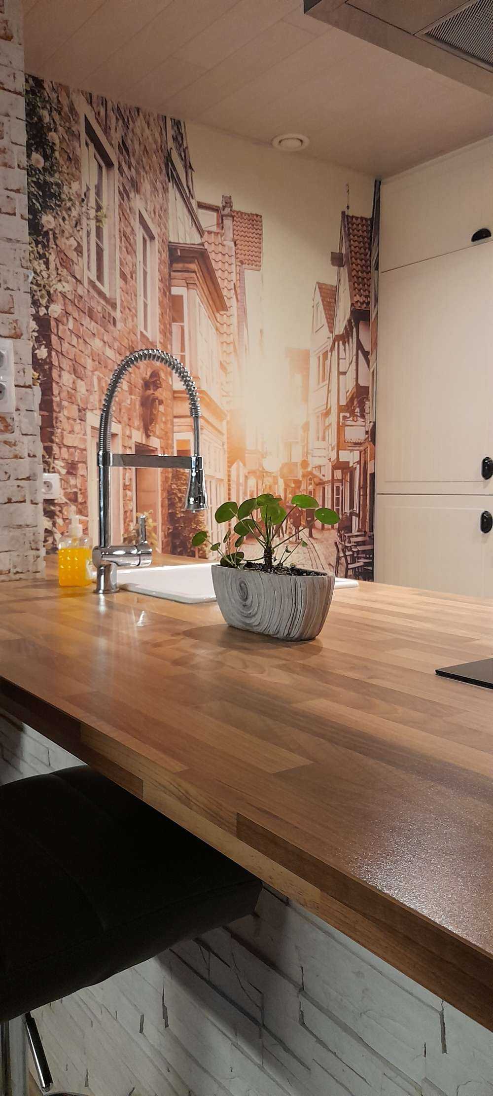 Tramonto in una strada vecchia