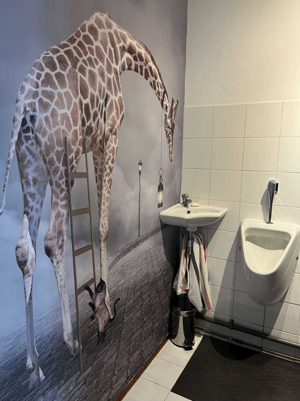 Paesaggio fantastico con animali