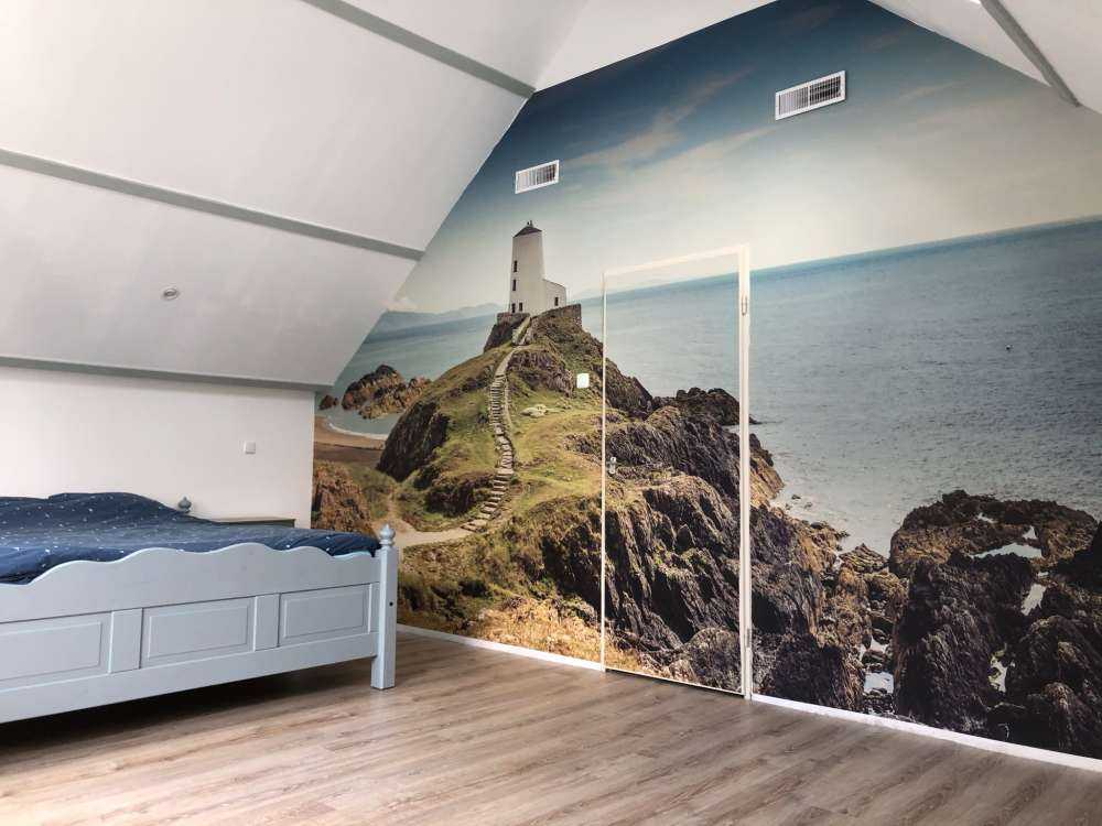 Faro su uno sperone roccioso