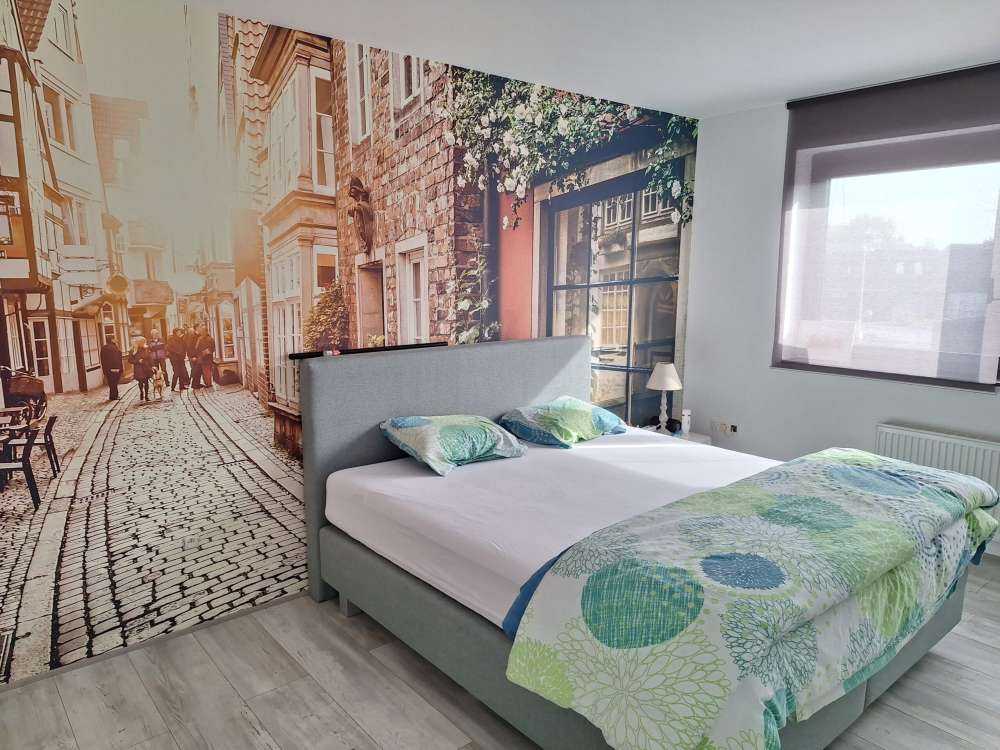 Tramonto in una strada vecchia