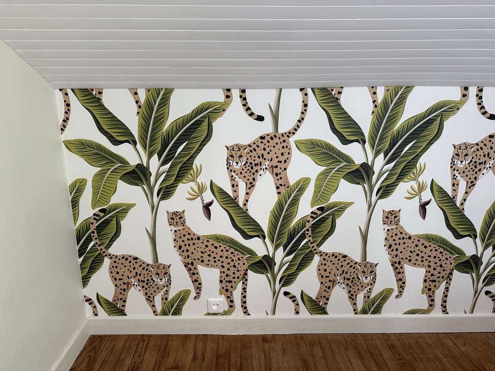 Ghepardo tra gli alberi