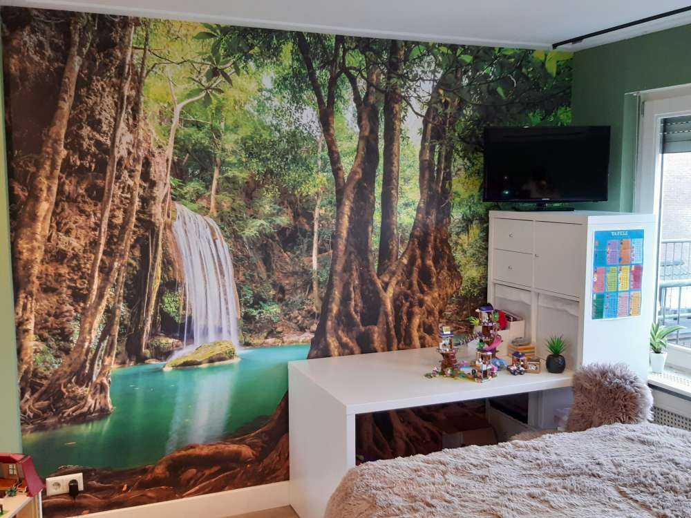 Cascata nella giungla tropicale