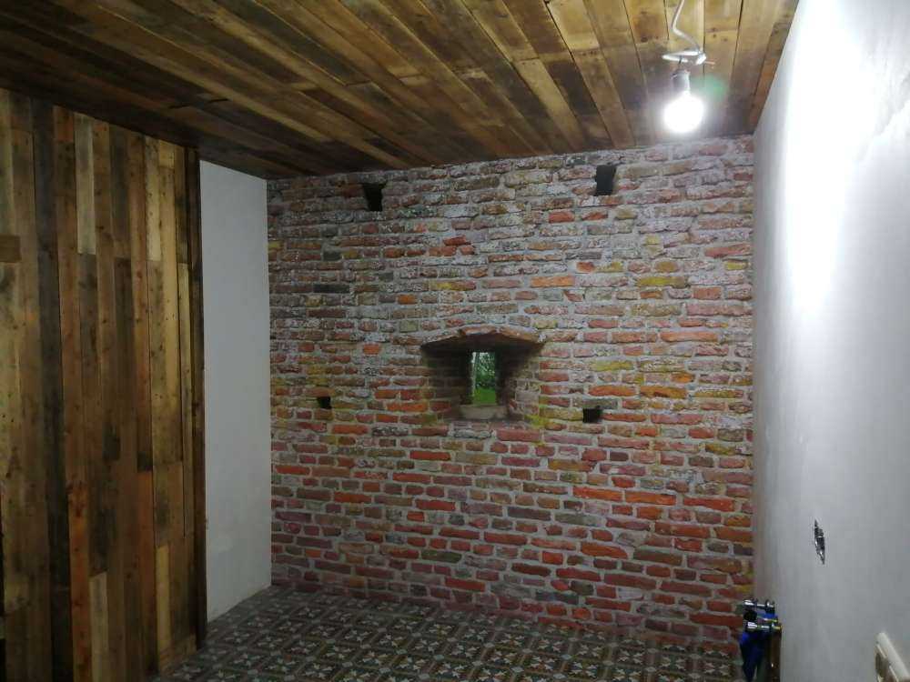 Muro della città con vista attraverso