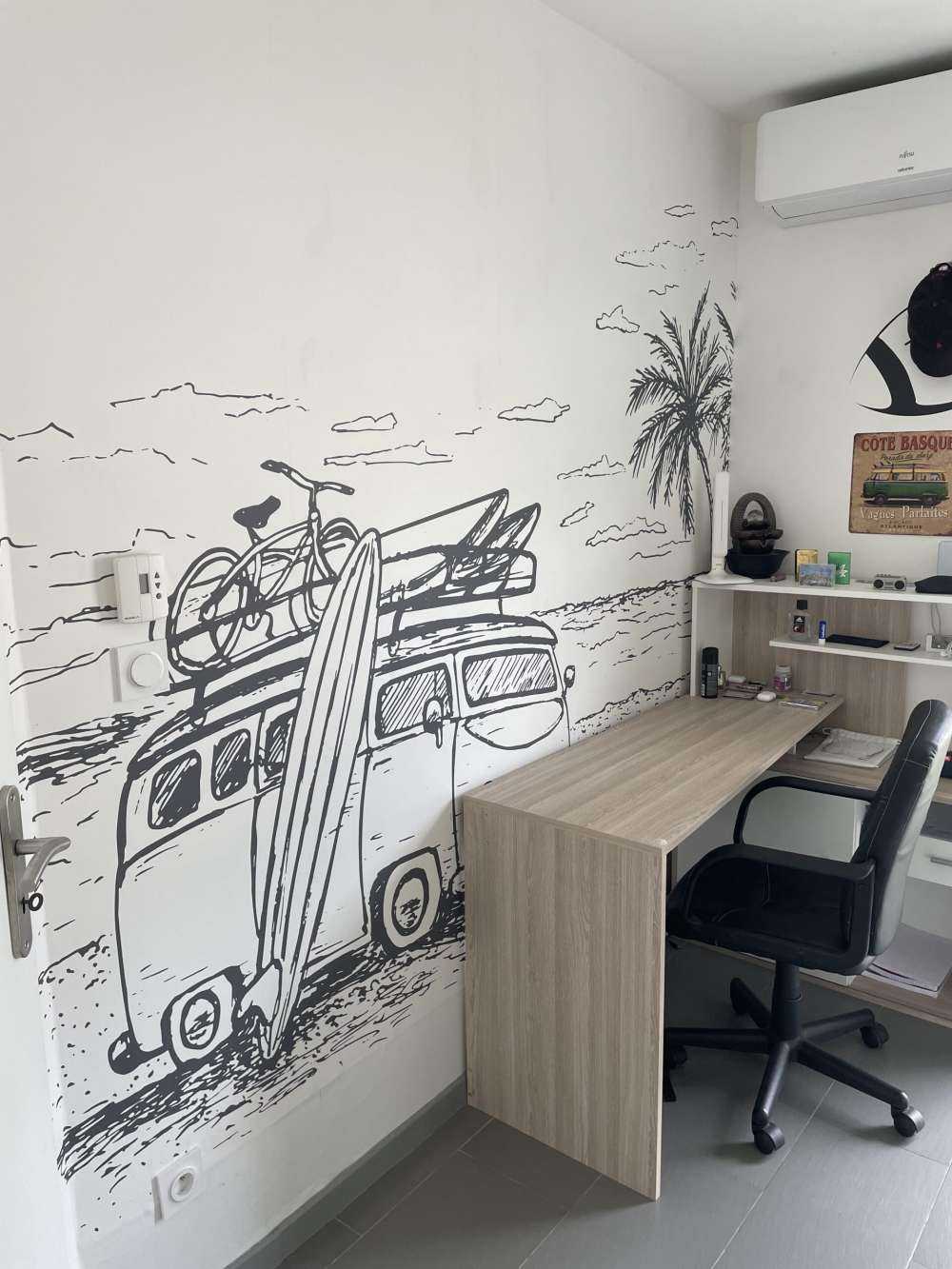 Spiaggia disegnata in bianco e nero