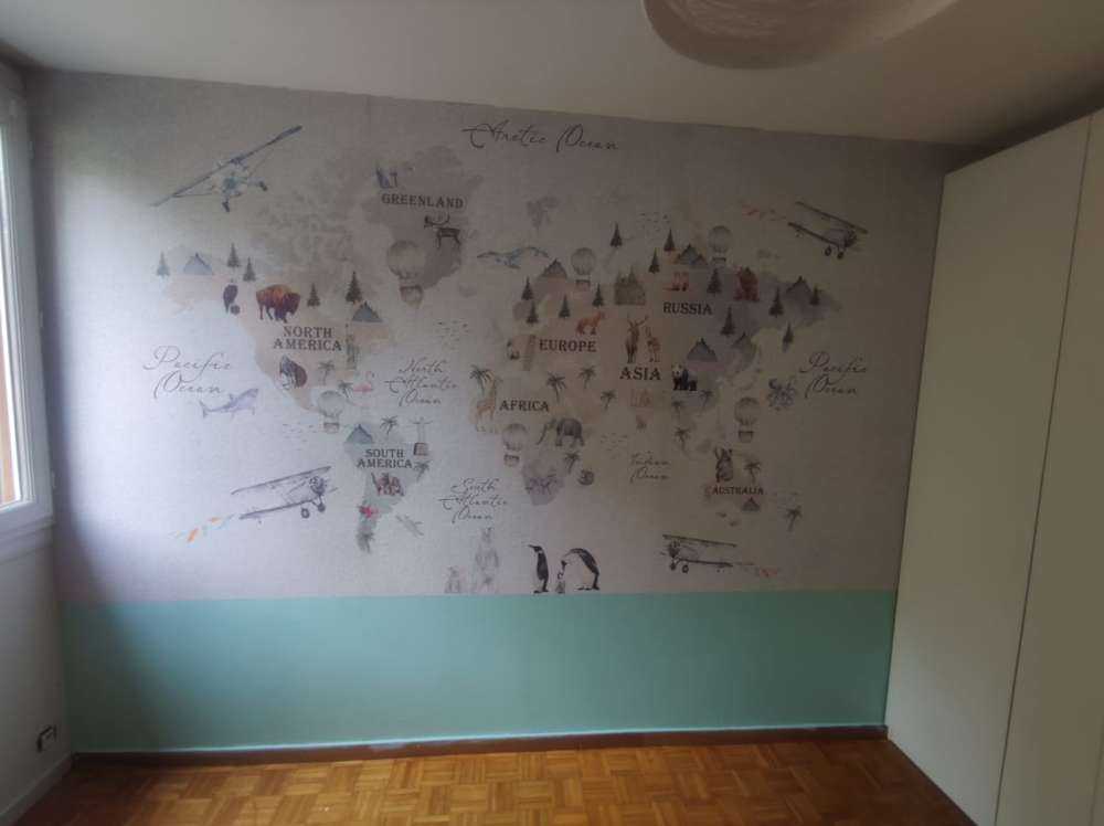 Mappa del mondo con diversi animali