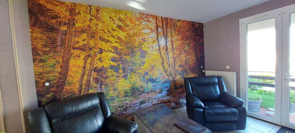 Autunno nella foresta selvaggia