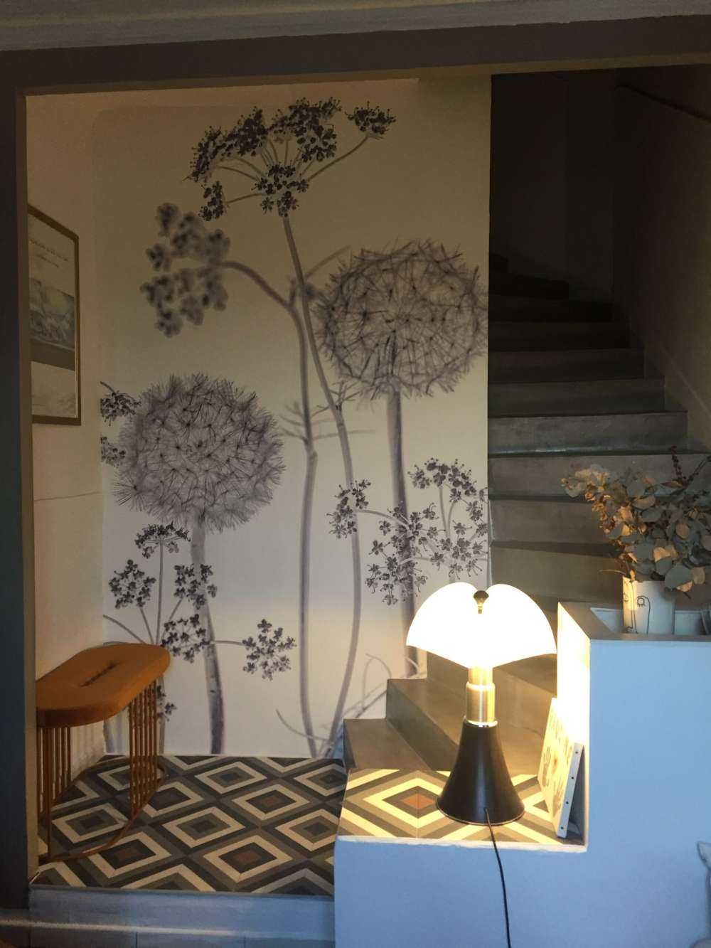 Fiori di prato in bianco e nero