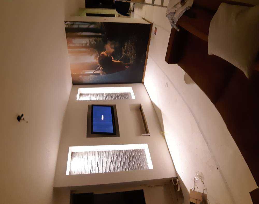 Highlander scozzese nella luce del mattino