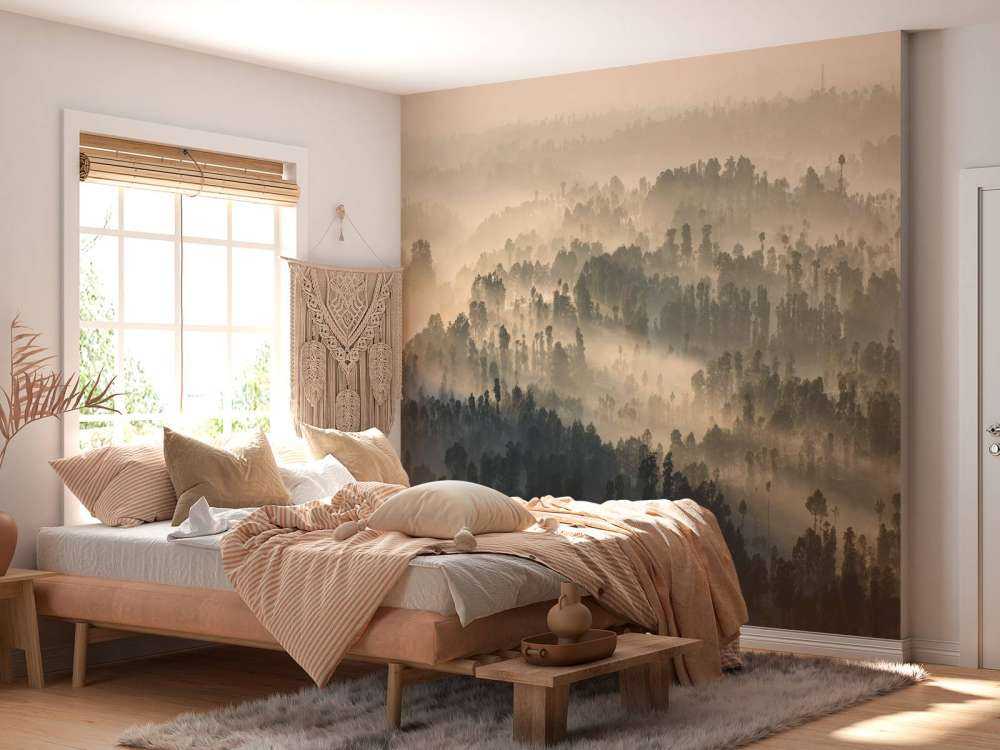 Montagne nebbiose in Indonesia