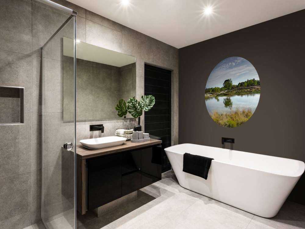 Un piccolo lago forestale nella zona brughiera 