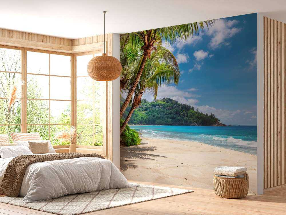 Bella spiaggia con palme