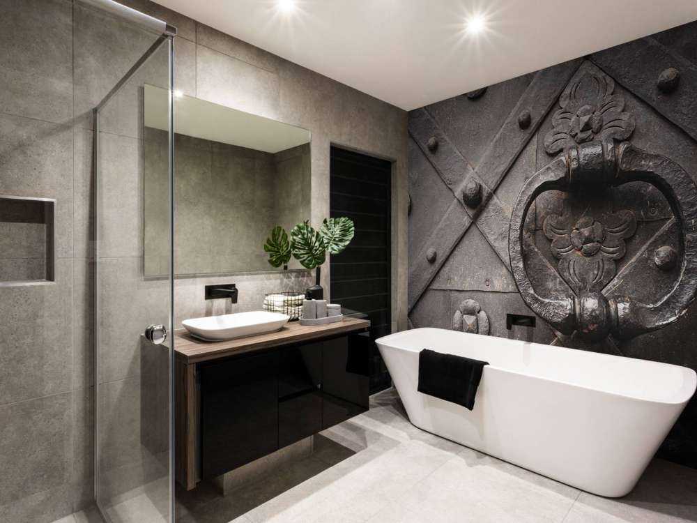 Vecchia porta con leva