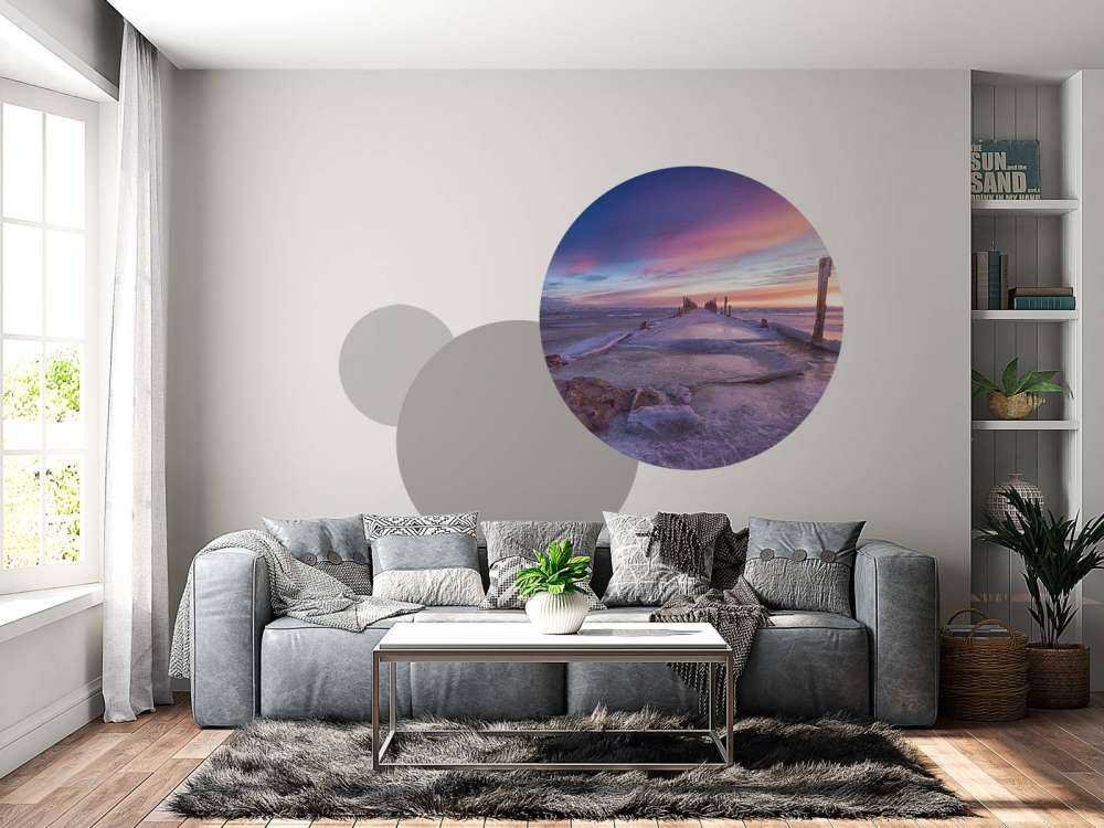 Teste di pali sul Mar Baltico ghiacciato