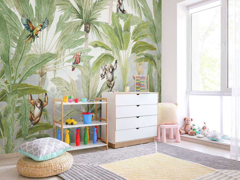 Giungla con scimmie e pappagalli a colori