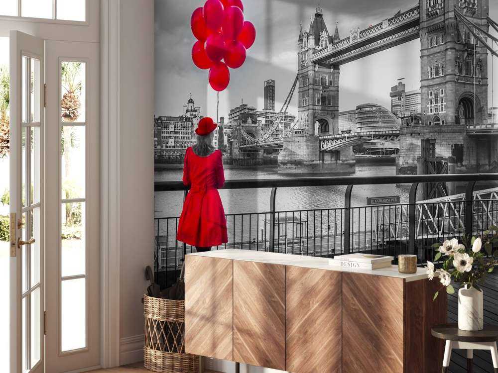 Donna al ponte della Torre