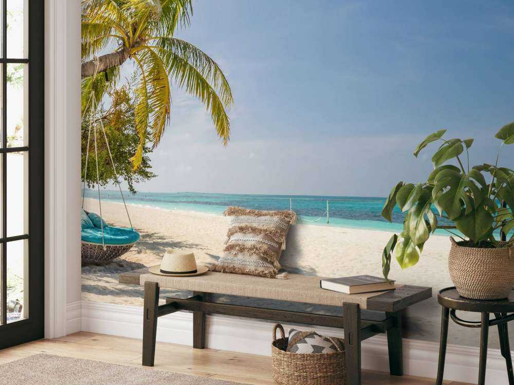 Spiaggia tropicale con altalena