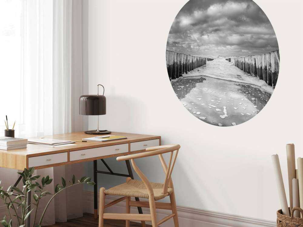 Mare agitato in bianco e nero