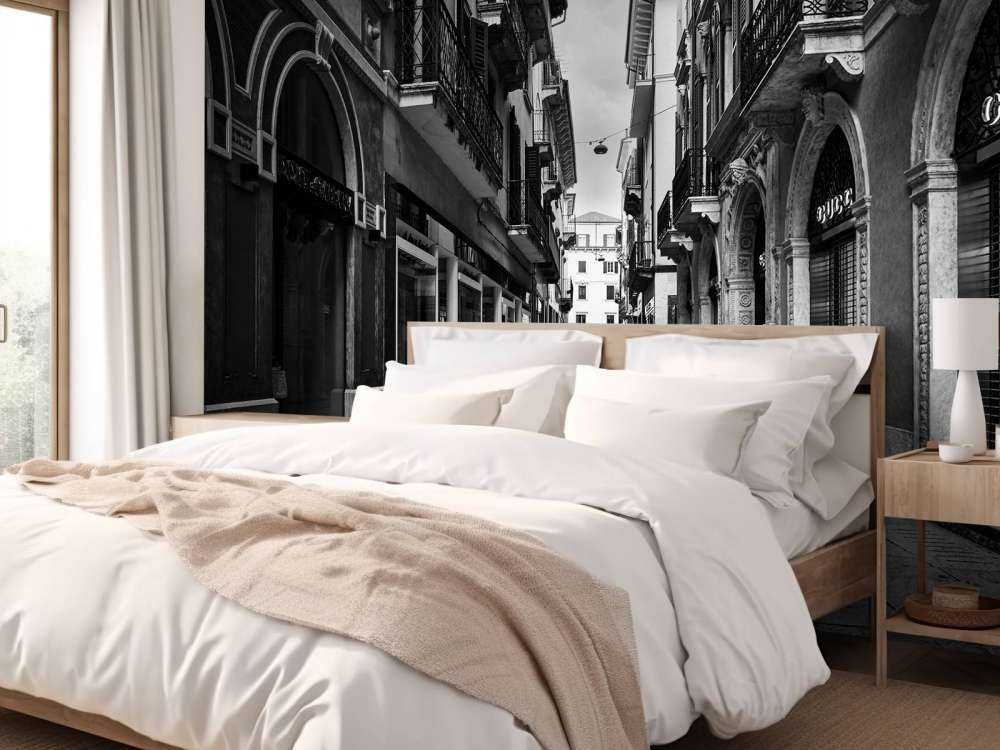 Strada dello shopping in bianco e nero