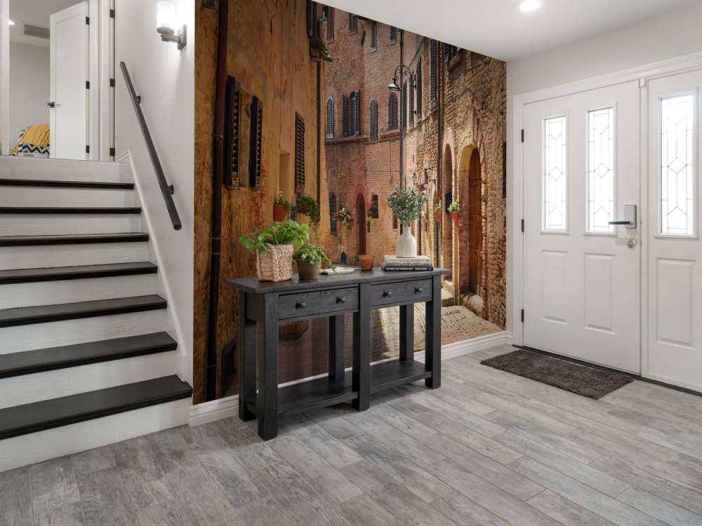 Strada classica con fiori