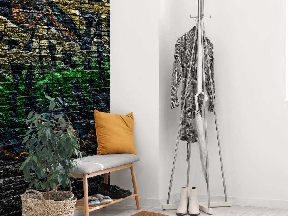 Graffiti su mattoni neri