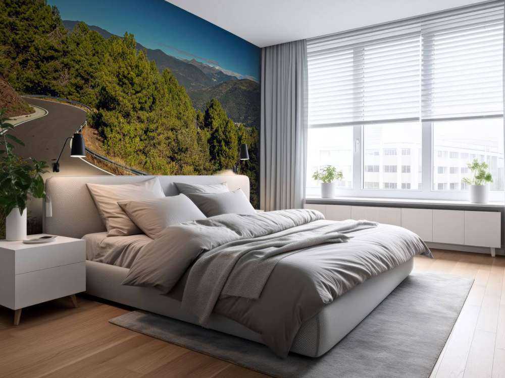 BMW limegreen su strada di montagna