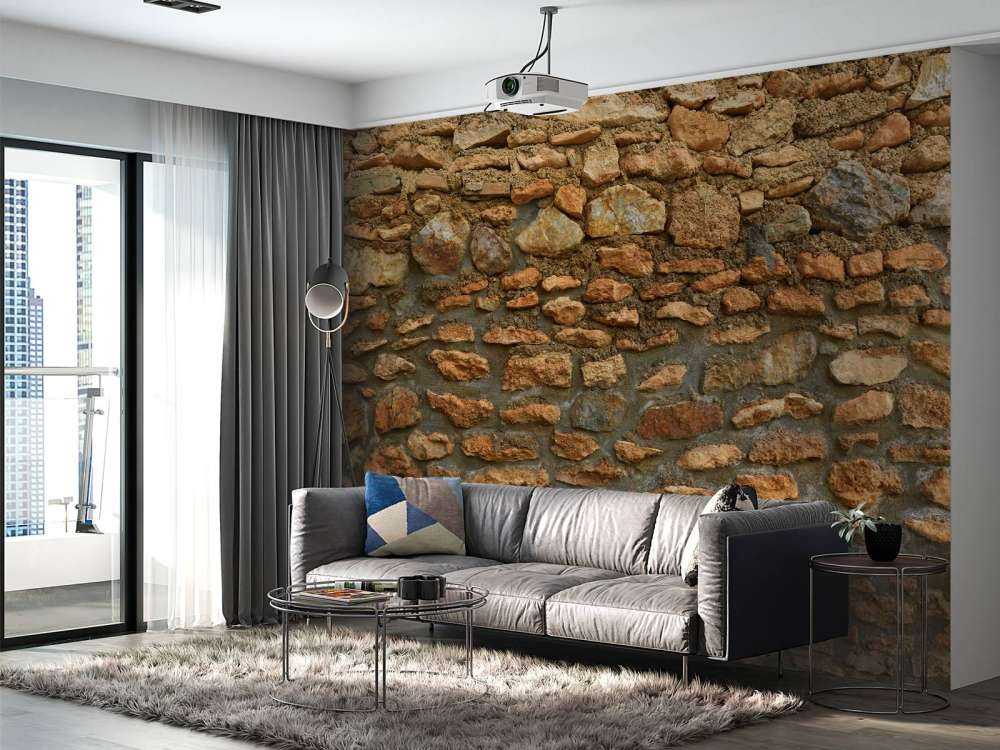 Grande parete con pietre grezze di diverse dimensioni