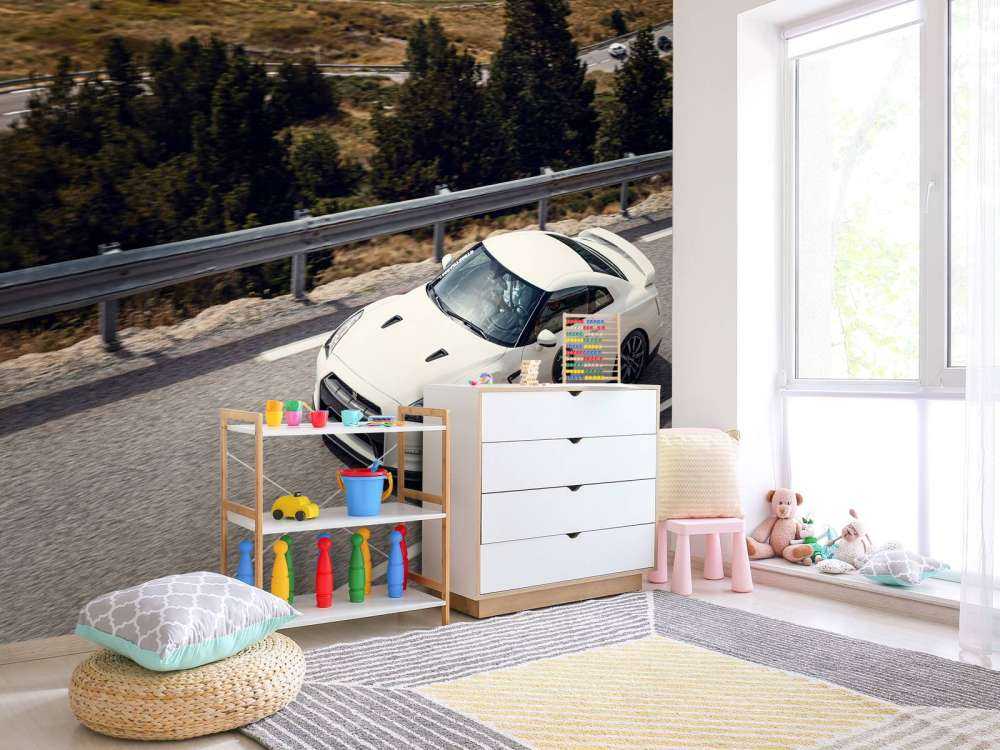 Nissan GT-R su strada di montagna