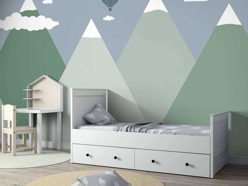 Paesaggio di montagna con mongolfiere