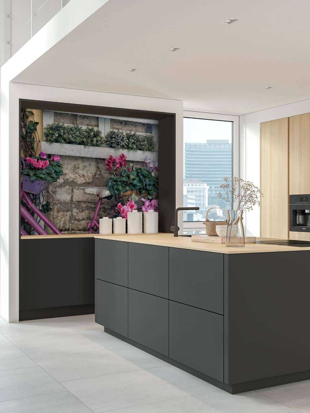 Bicicletta d'epoca con fiori