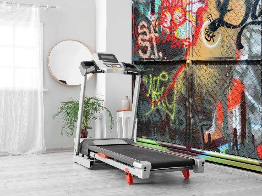 Graffiti su porte in acciaio