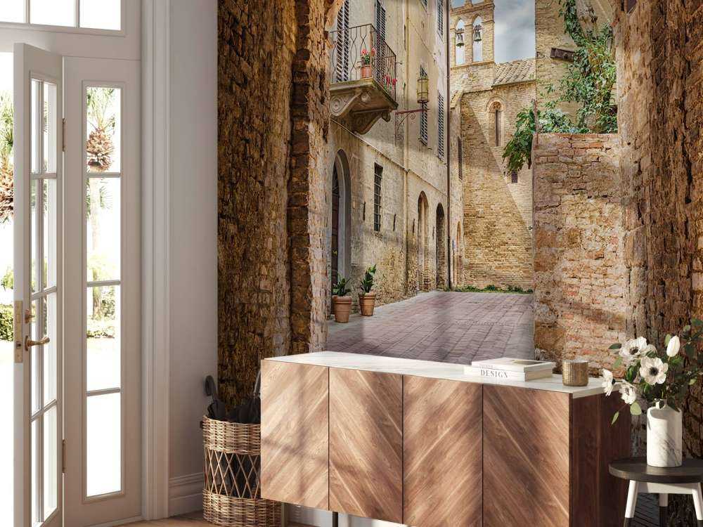 Piccola strada con arco