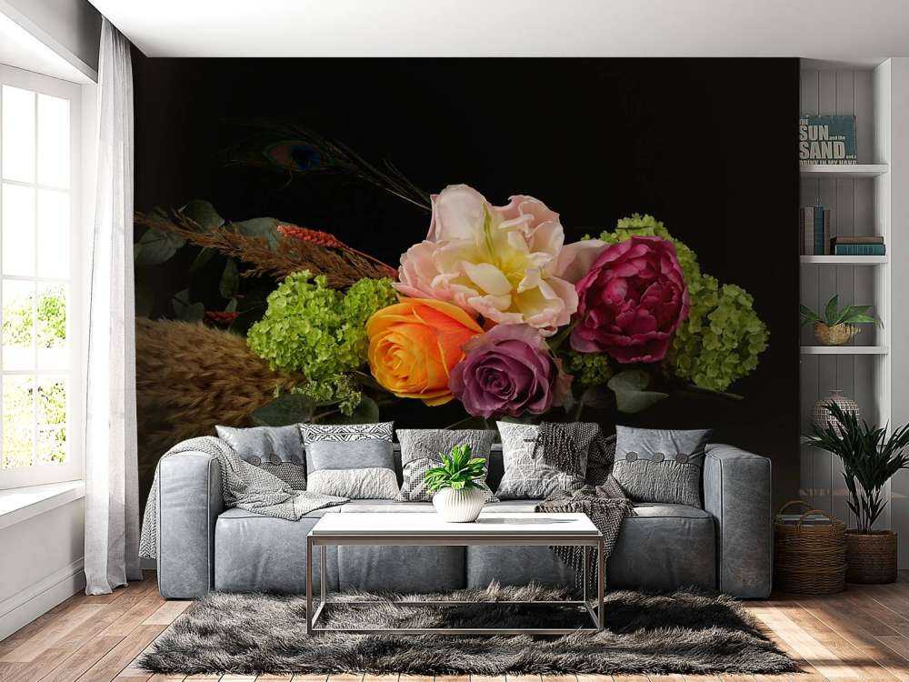 Ghirlanda di fiori con piuma