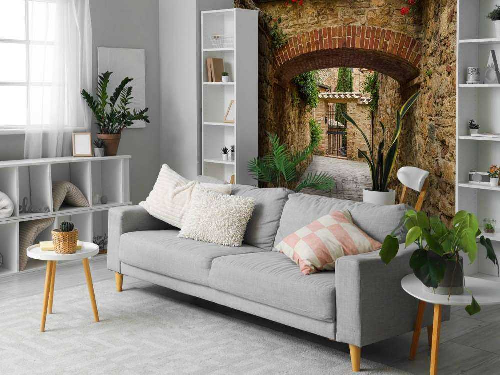 Arco con fiori rossi