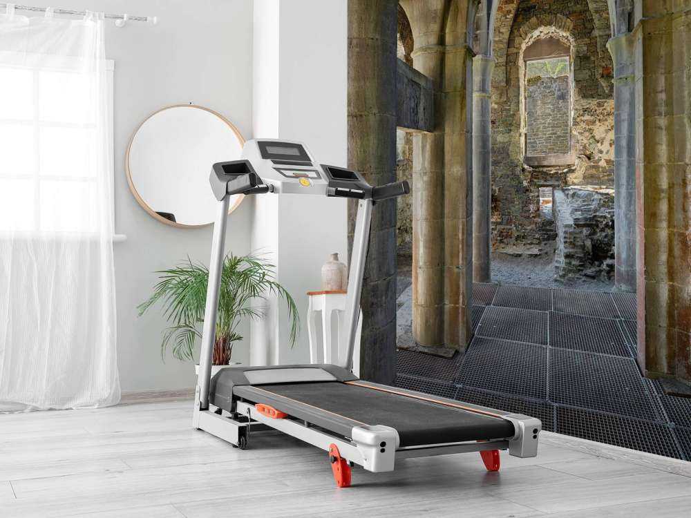 Edificio abbandonato con archi