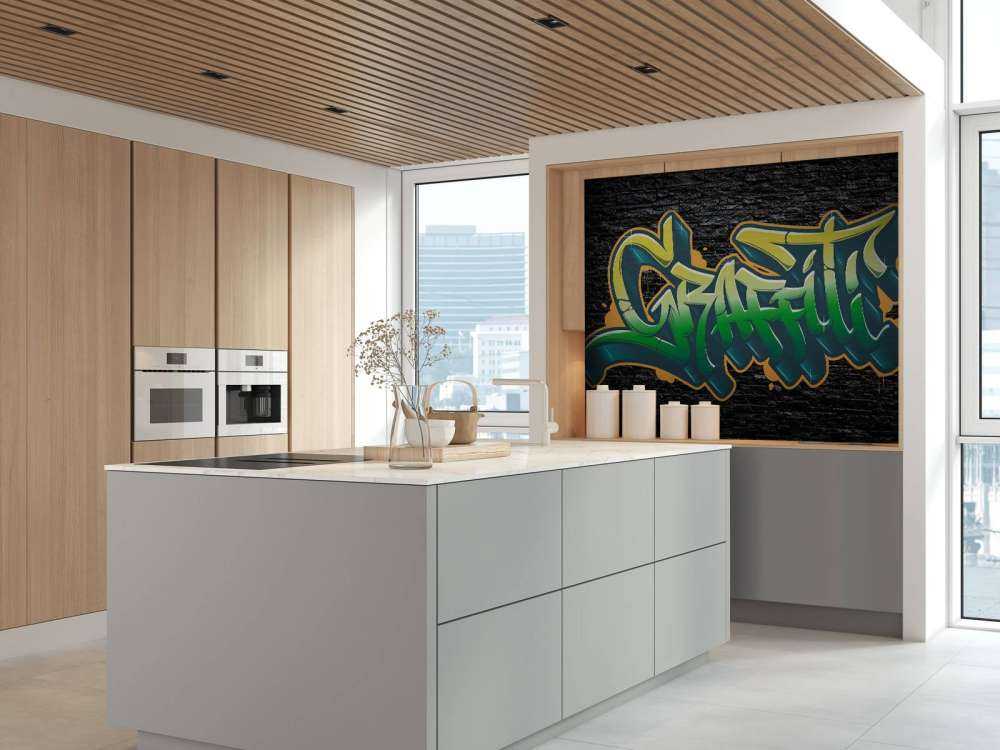 Graffiti su un muro di mattoni neri