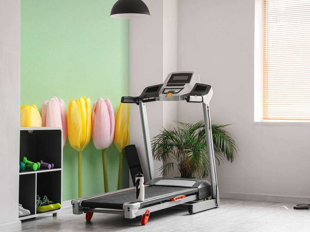 Piccoli tulipani su verde menta