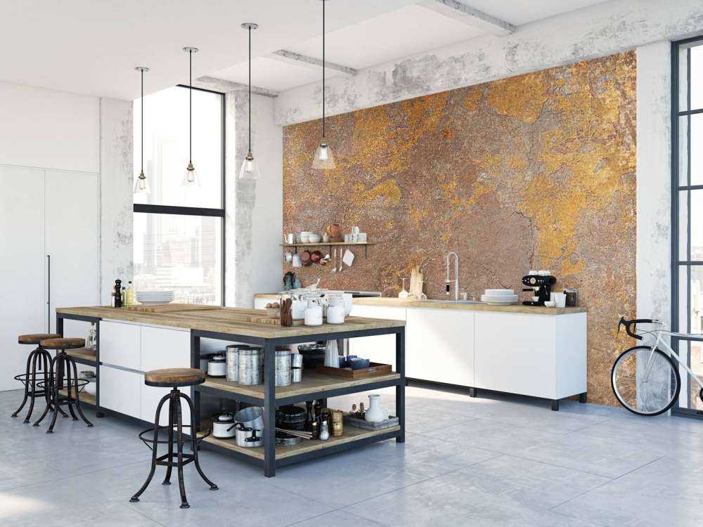 Vecchio muro con stucco giallo