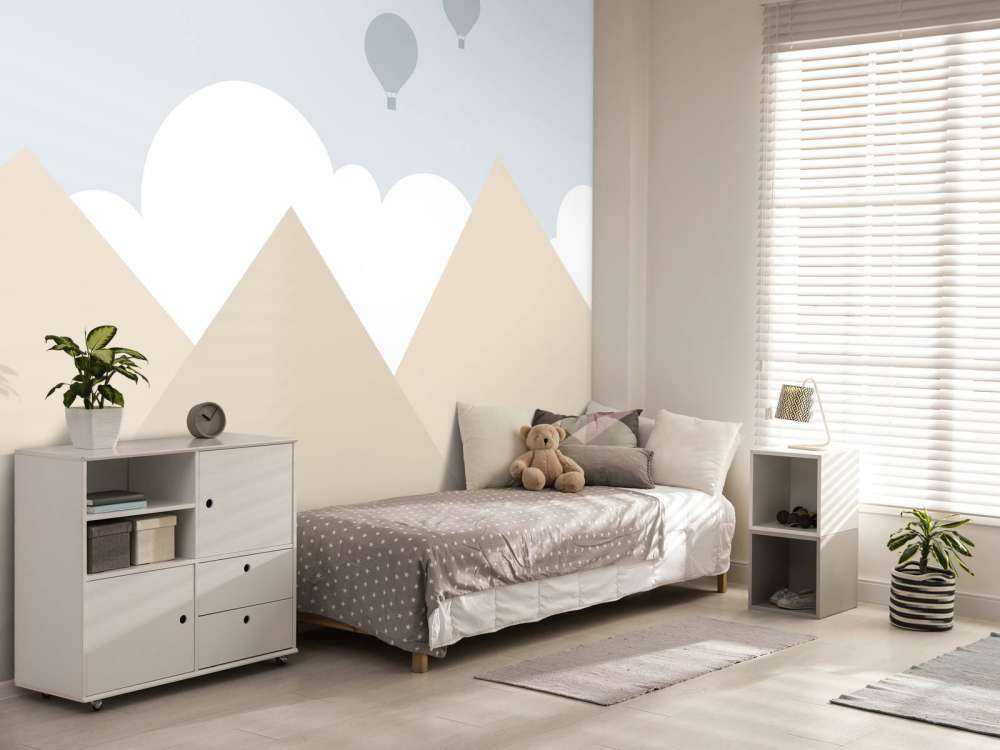 Alta montagna con mongolfiere