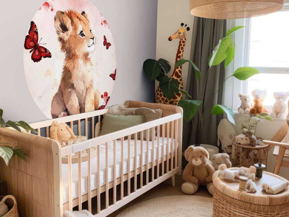 Dromerige leeuwenwelp en vlinders